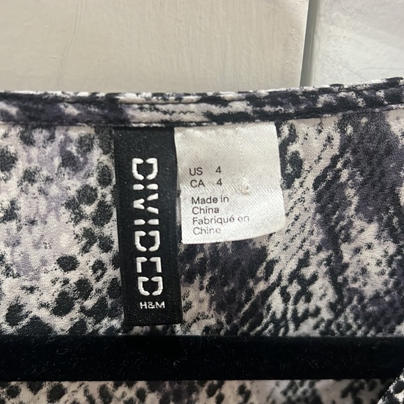 Snake print long sleeve crop top size 4 H&M - Picture 2 of 2